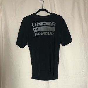 Men’s black Under Armor short sleeve t-shirt